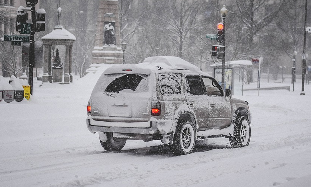 How to Drive a Car On Snow?