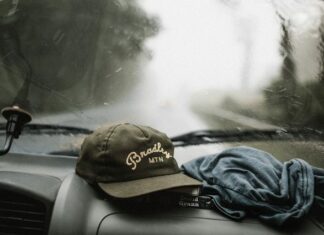 How to Remove Fog from Car Windows?